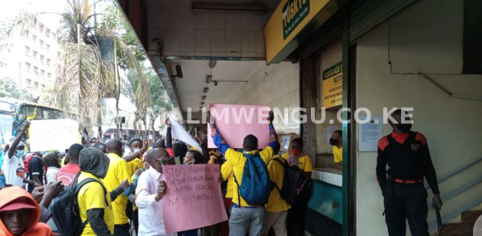Tuskys ex-employees stage demonstrations at Nairobi city